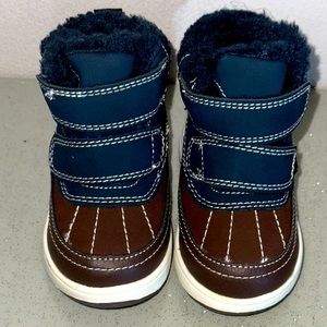 Waterproof H&M Velcro strap baby boots sz4-5